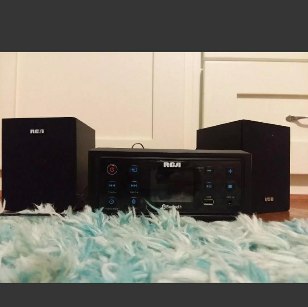 Bluetooth alarm clock/radio